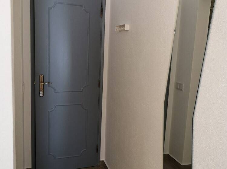 پانسیون Sensations Guesthouse