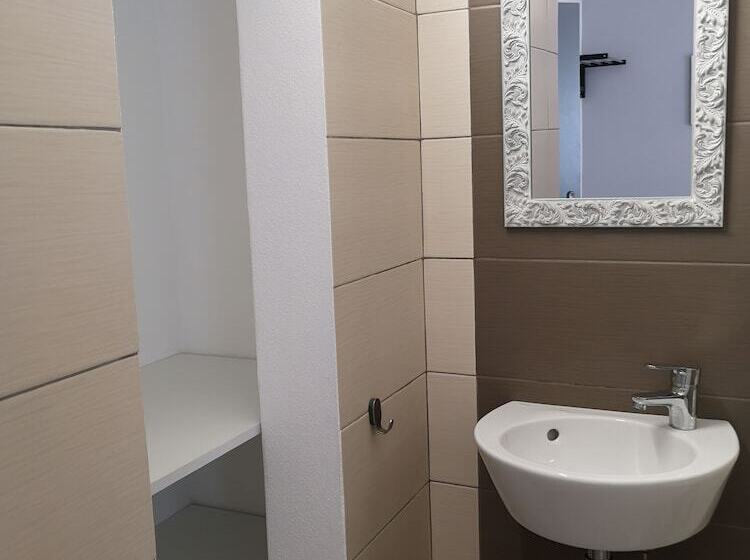 پانسیون Sensations Guesthouse