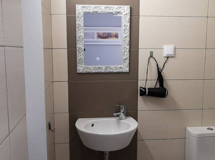 پانسیون Sensations Guesthouse