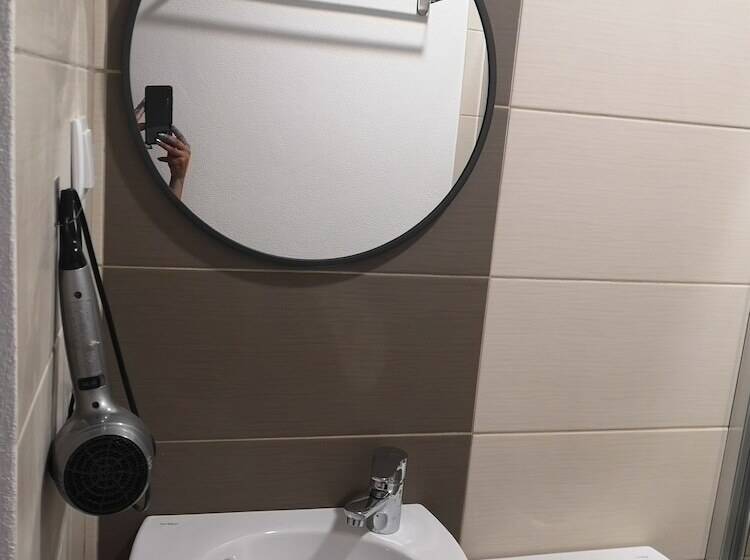 پانسیون Sensations Guesthouse