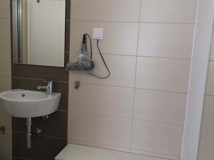 پانسیون Sensations Guesthouse