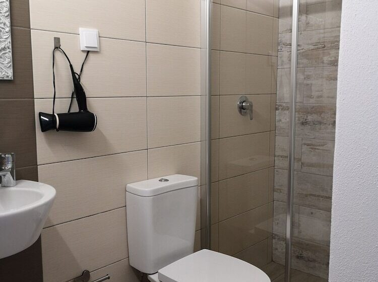 پانسیون Sensations Guesthouse