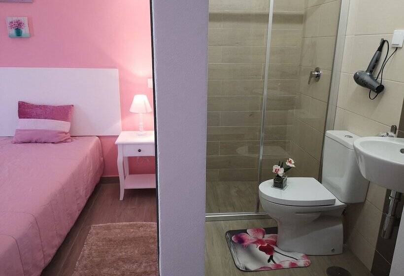 پانسیون Sensations Guesthouse