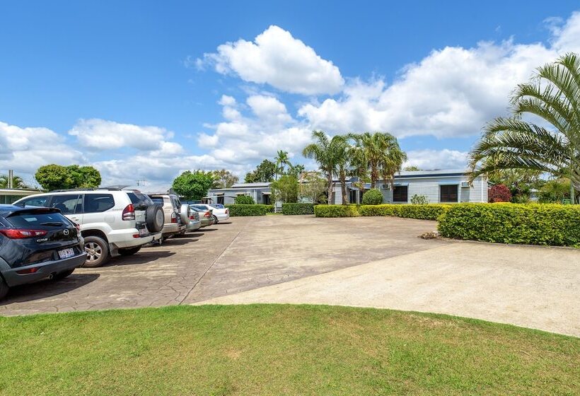 Tin Can Bay S Sleepy Lagoon Motel