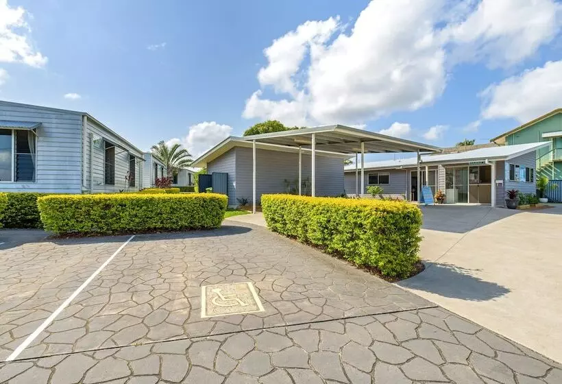 Tin Can Bay S Sleepy Lagoon Motel