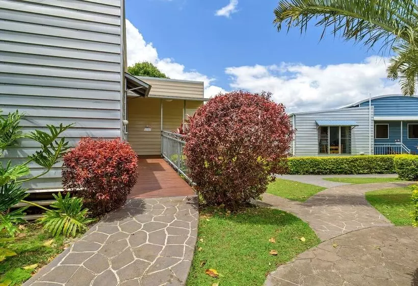 Tin Can Bay S Sleepy Lagoon Motel
