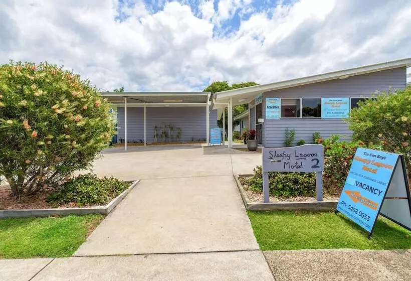 Tin Can Bay S Sleepy Lagoon Motel