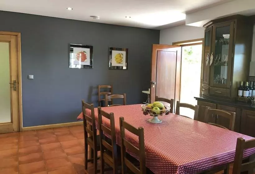 Beautiful Detached Villa With Private Pool, Fibre Wi Fi, Garden, Games Room & Bbq