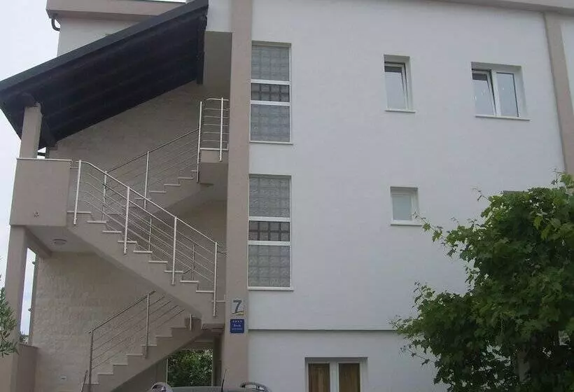Apartments Villa Erik
