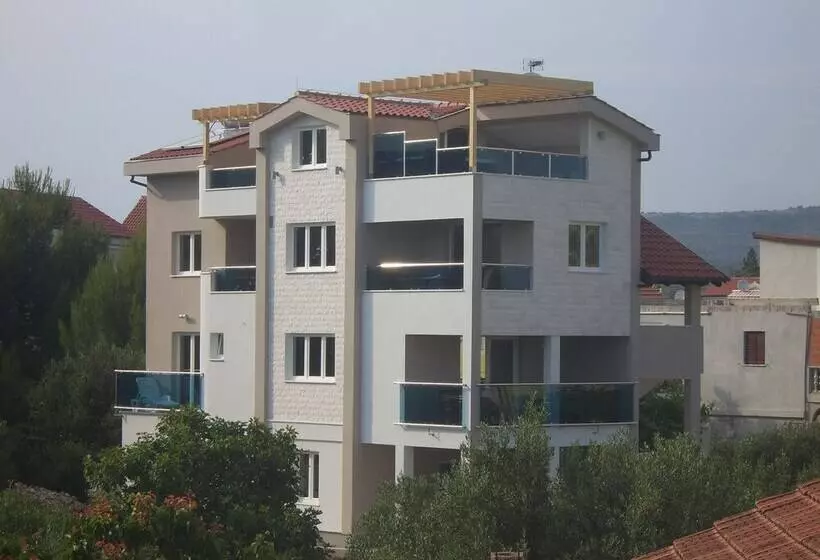 Apartments Villa Erik