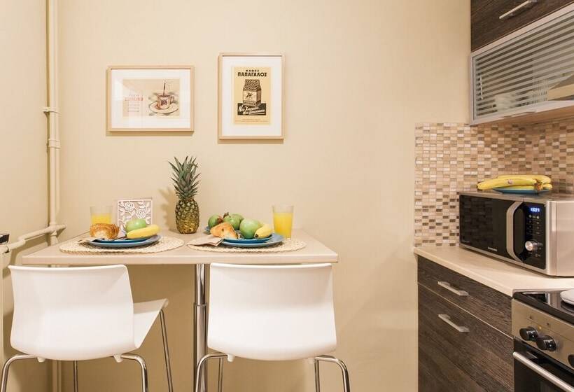 Big Central Metro Station Apartment 2