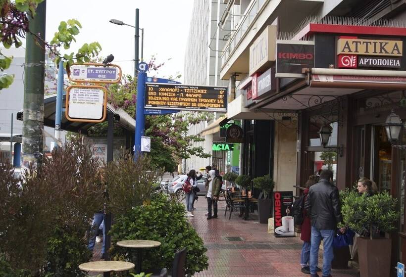 Big Central Metro Station Apartment 2