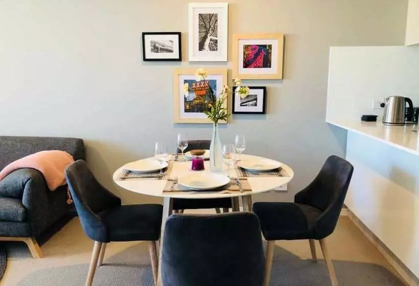 Hamilton 1107