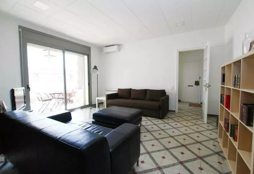 La Casa Del Pi · La Casa Del Pi · House In The City, Next To Barcelona And Beach