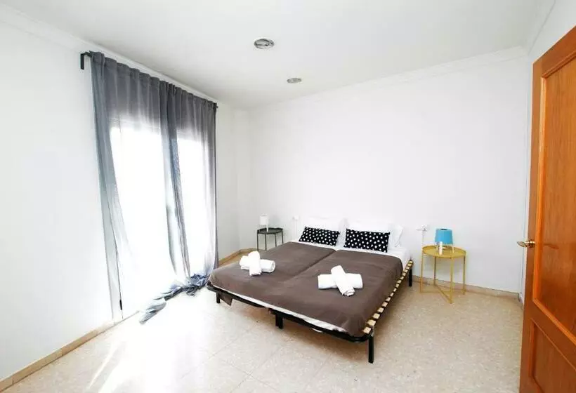 La Casa Del Pi · La Casa Del Pi · House In The City, Next To Barcelona And Beach