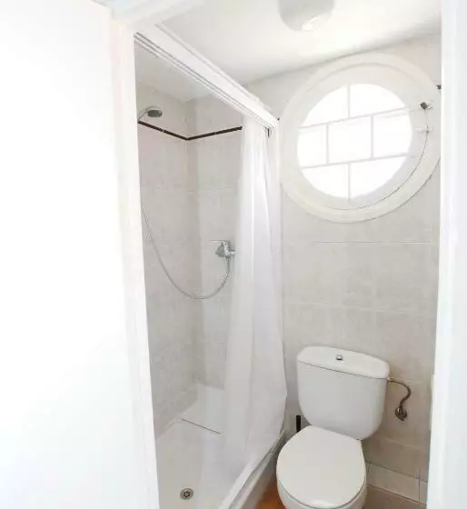 La Casa Del Pi · La Casa Del Pi · House In The City, Next To Barcelona And Beach