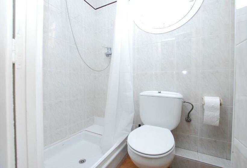 La Casa Del Pi · La Casa Del Pi · House In The City, Next To Barcelona And Beach