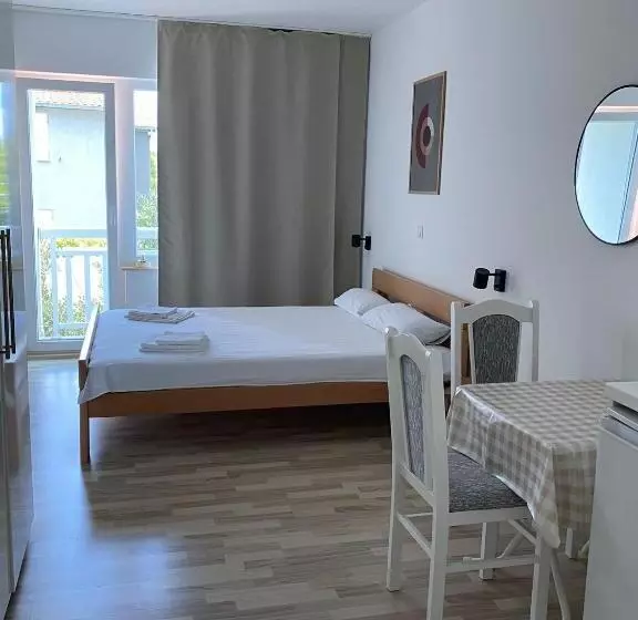 Majatalo Apart Pansion Promajna