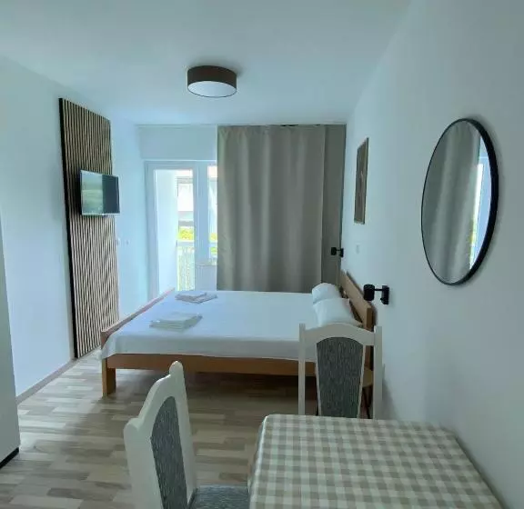 Majatalo Apart Pansion Promajna