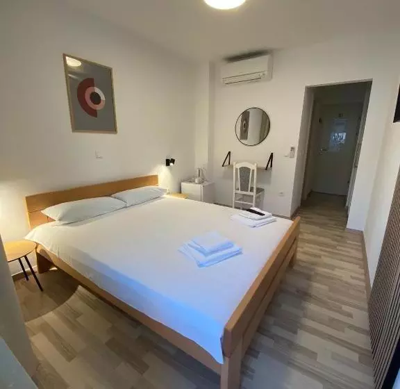 Majatalo Apart Pansion Promajna