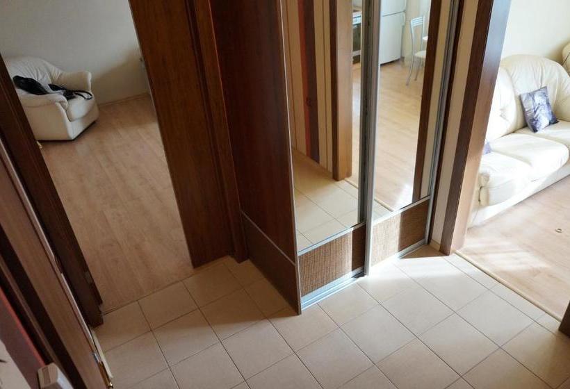 Apartments On Aviatorov 33