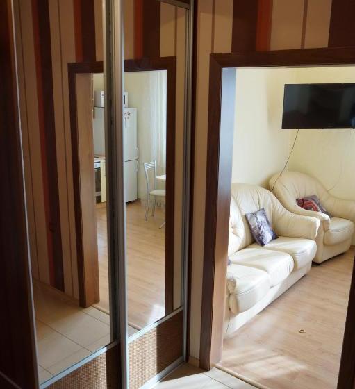 Apartments On Aviatorov 33