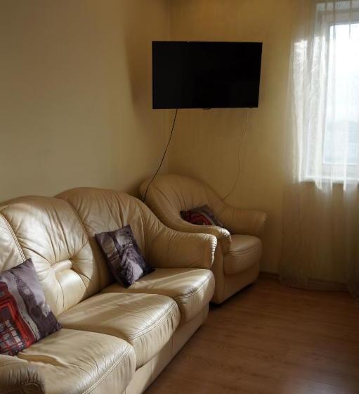 Apartments On Aviatorov 33