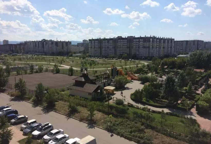 Apartments On Aviatorov 33