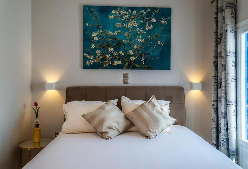 Artemis By Akroploro