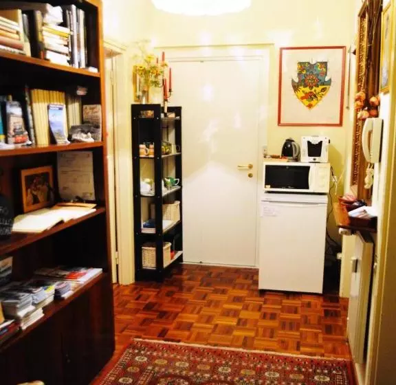 مسافرخانه B&b Villa Olmo