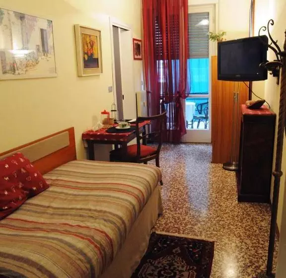 مسافرخانه B&b Villa Olmo