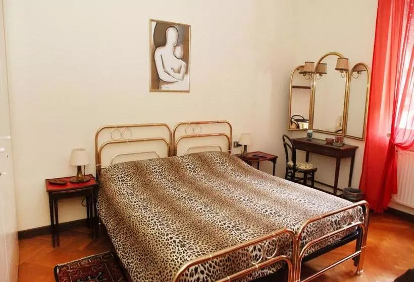 مسافرخانه B&b Villa Olmo