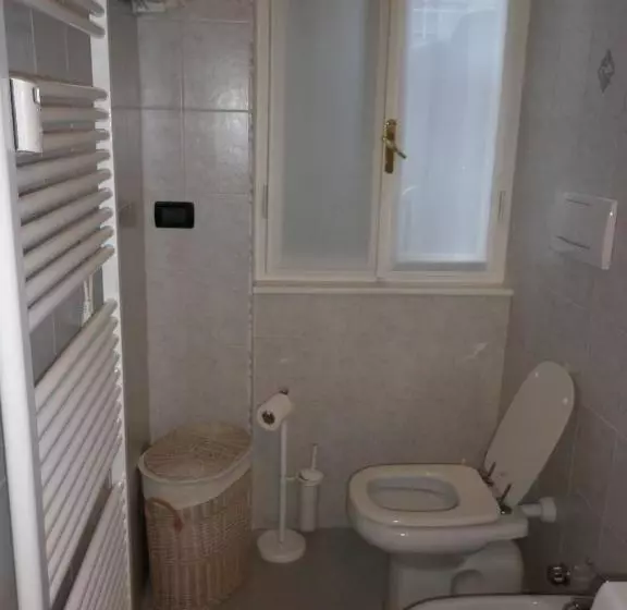 مسافرخانه B&b Villa Olmo