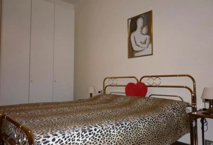 مسافرخانه B&b Villa Olmo