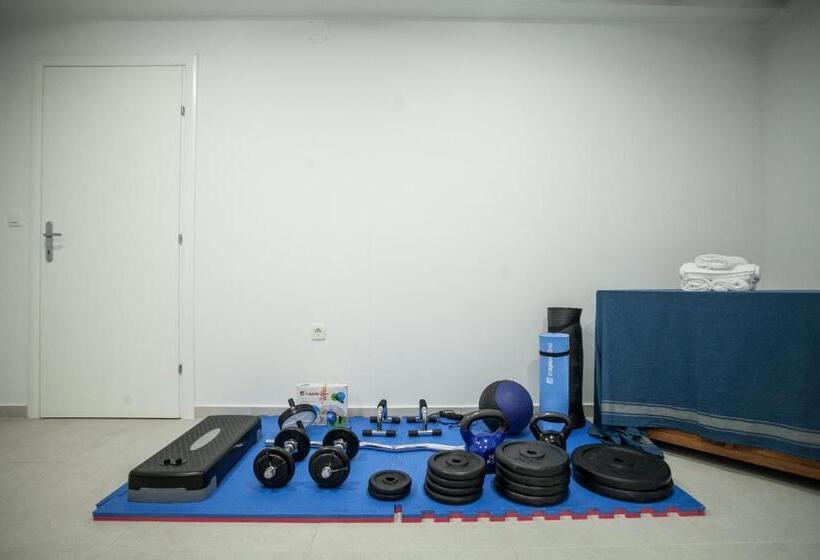 Tinel Longo, Holiday Home For Up To 8, City Center, Bbq, Terrace