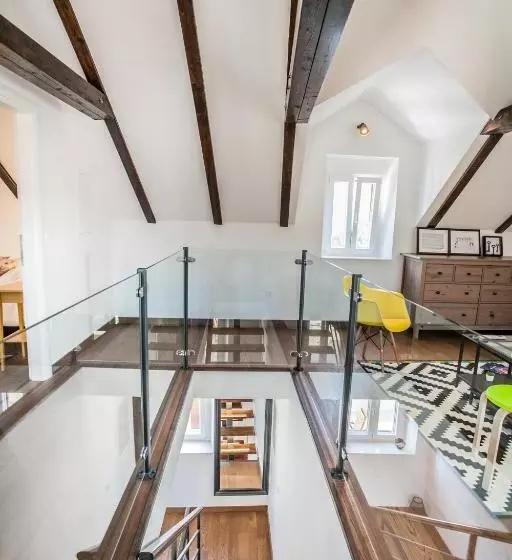 Tinel Longo, Holiday Home For Up To 8, City Center, Bbq, Terrace