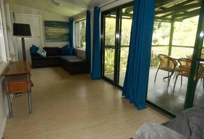 Tuckers Rocks Cottage