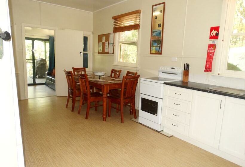 Tuckers Rocks Cottage