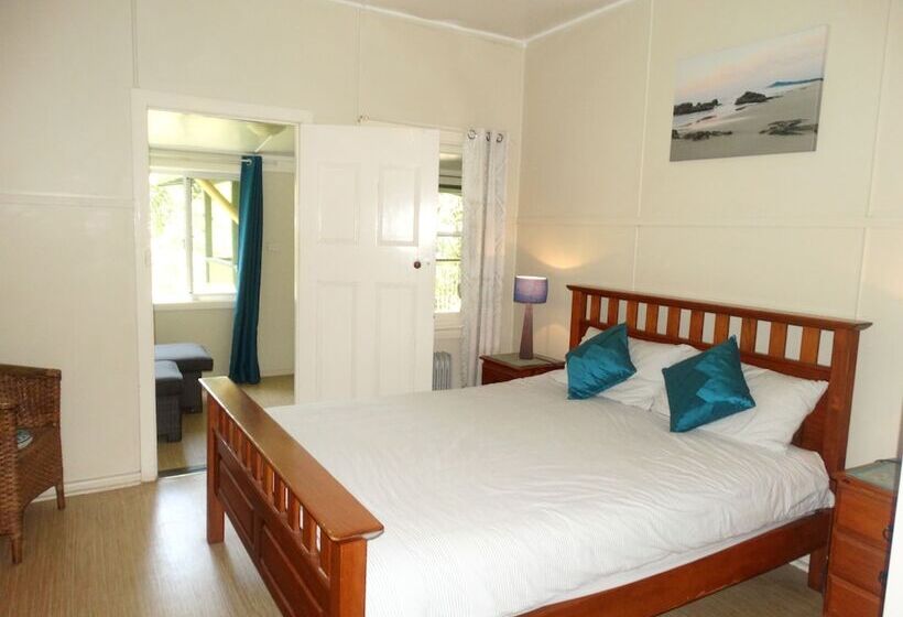 Tuckers Rocks Cottage