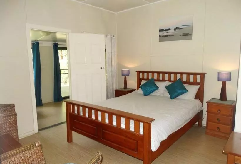 Tuckers Rocks Cottage