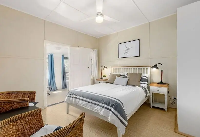 Tuckers Rocks Cottage
