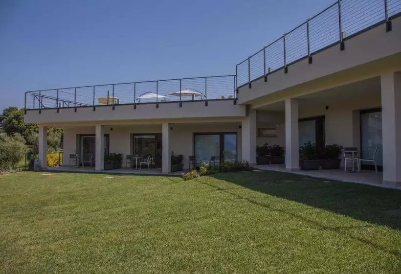 Villa La Rosa B&b