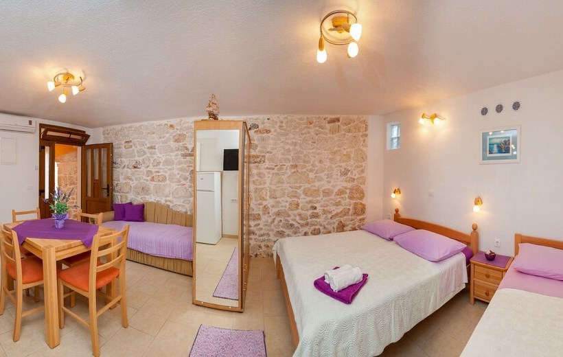 Apartments Mande And Kate