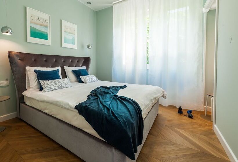 Aquamarine Sea View Apartment