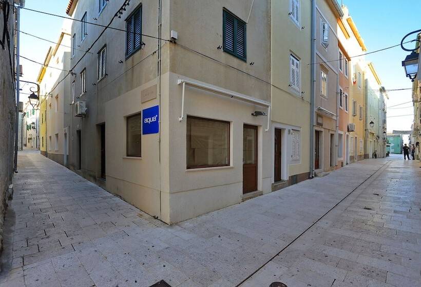 Old Town Rooms   Koludraska Street