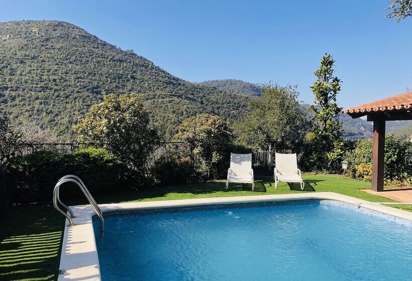 پانسیون Casa Les Pomeretes