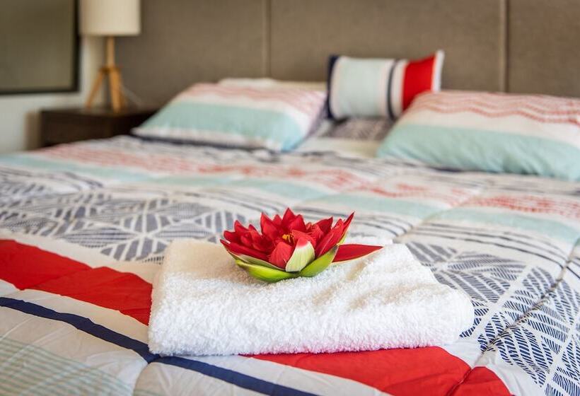 Marina Dreams Airlie Beach