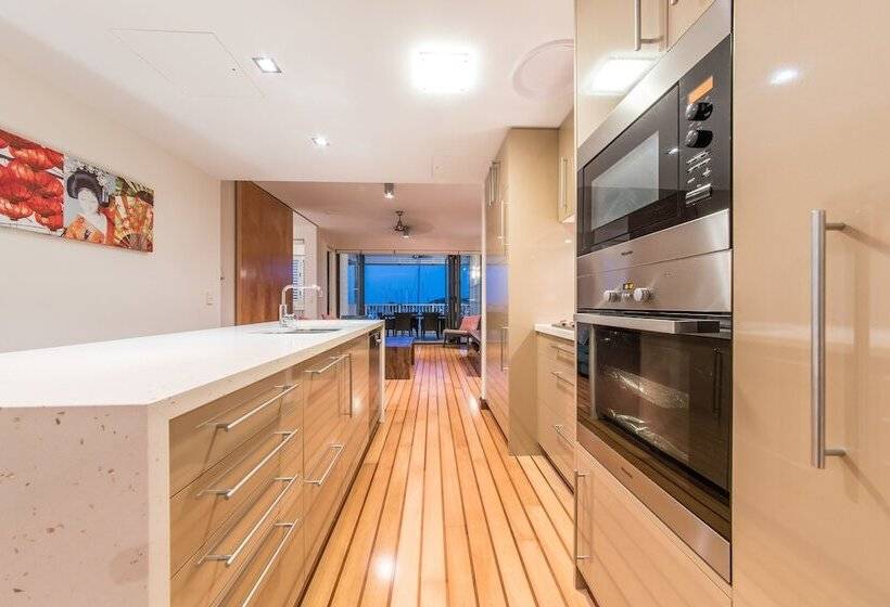 Marina Dreams Airlie Beach