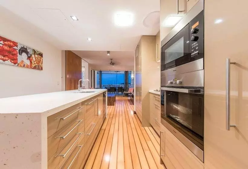 Marina Dreams   Airlie Beach