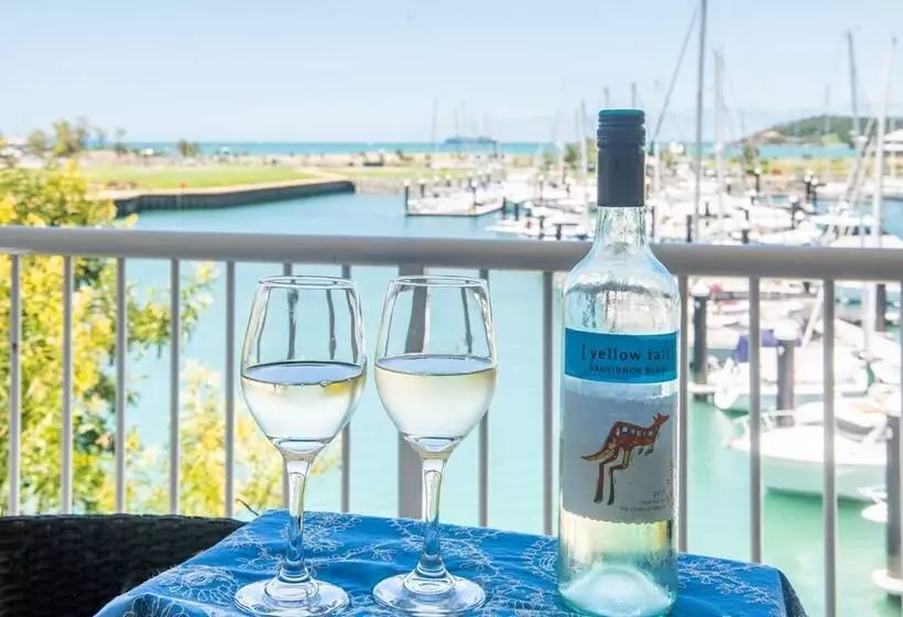 Marina Dreams   Airlie Beach